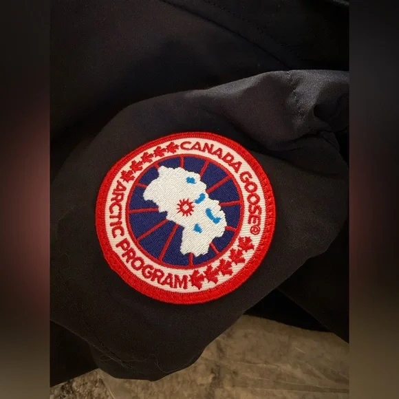 Canada Goose Shelburne Parka – Brand New with tags winter jacket with fur - Picture 5 of 8